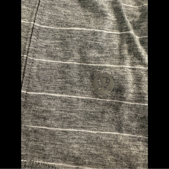 LULULEMON Yogi Everyday Tank Top Shirt Blouse Yoga Workout Gray White Striped - Picture 5 of 10